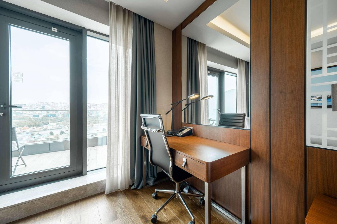 Clarion-Hotel-Istanbul-Golden-Horn-Room-37