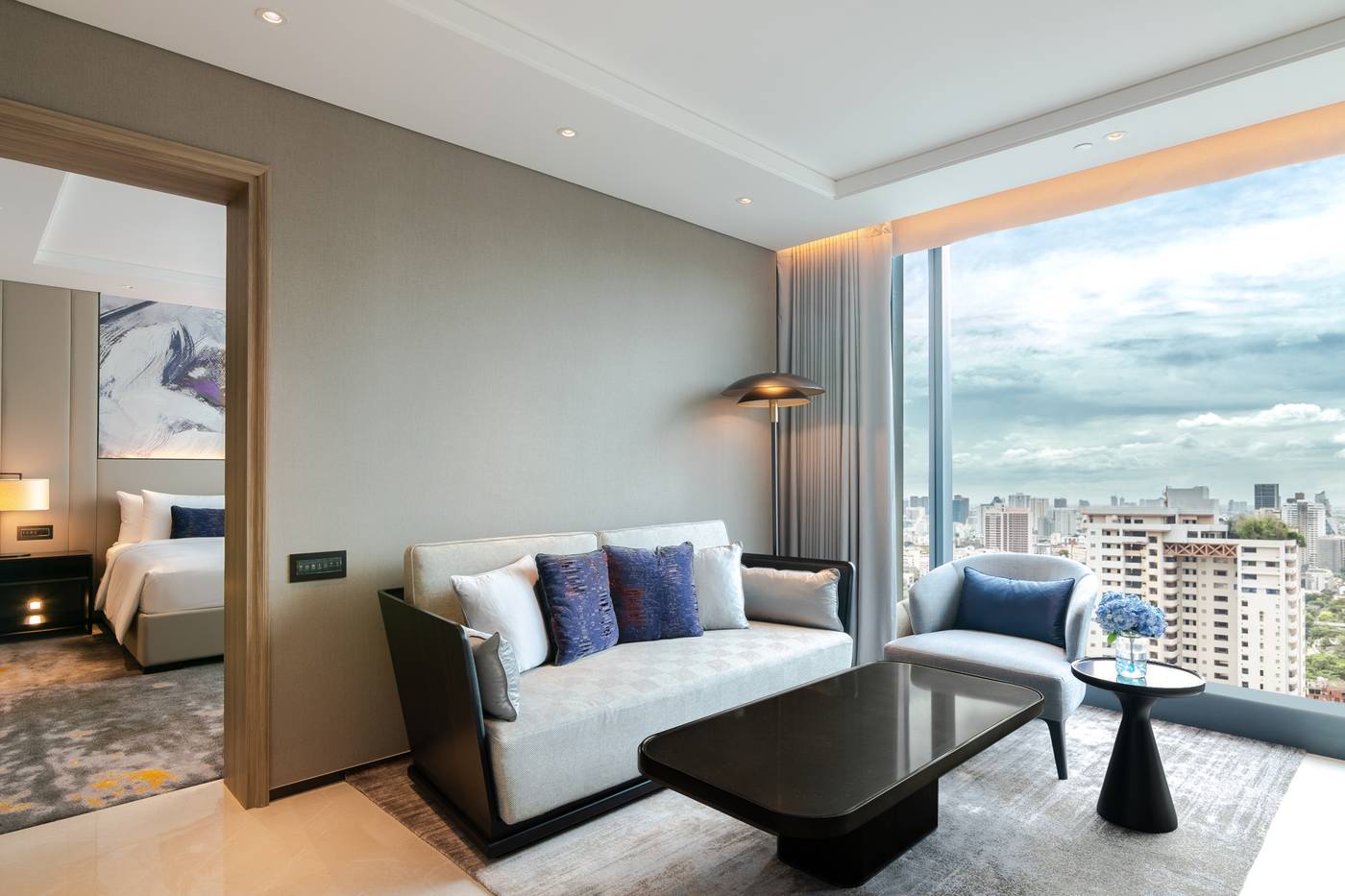 Carlton-Hotel-Bangkok-Sukhumvit-Room-36