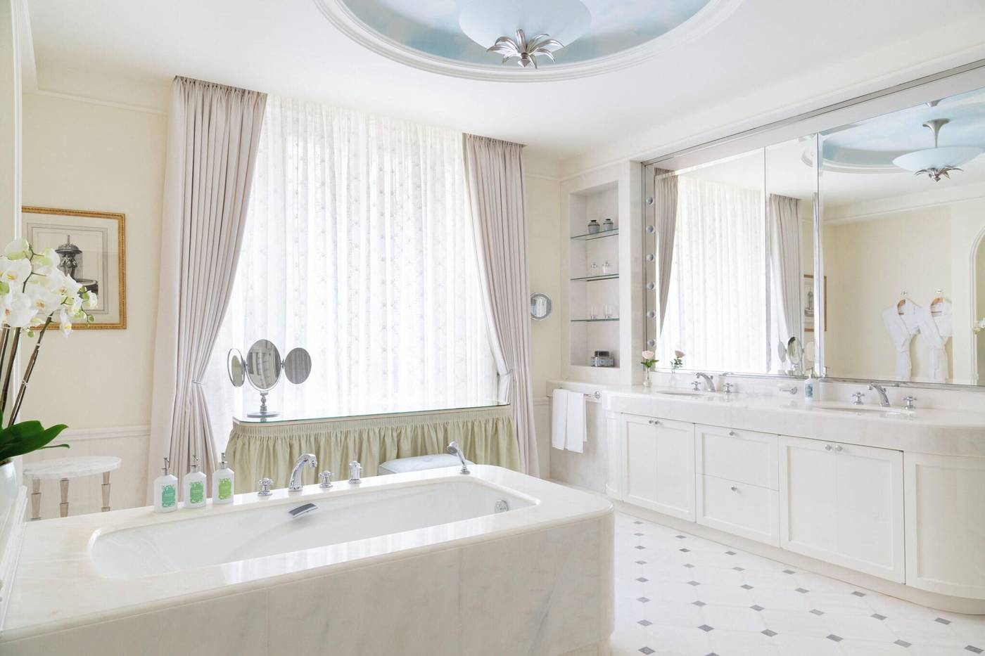 Le-Bristol-Paris-Room-66