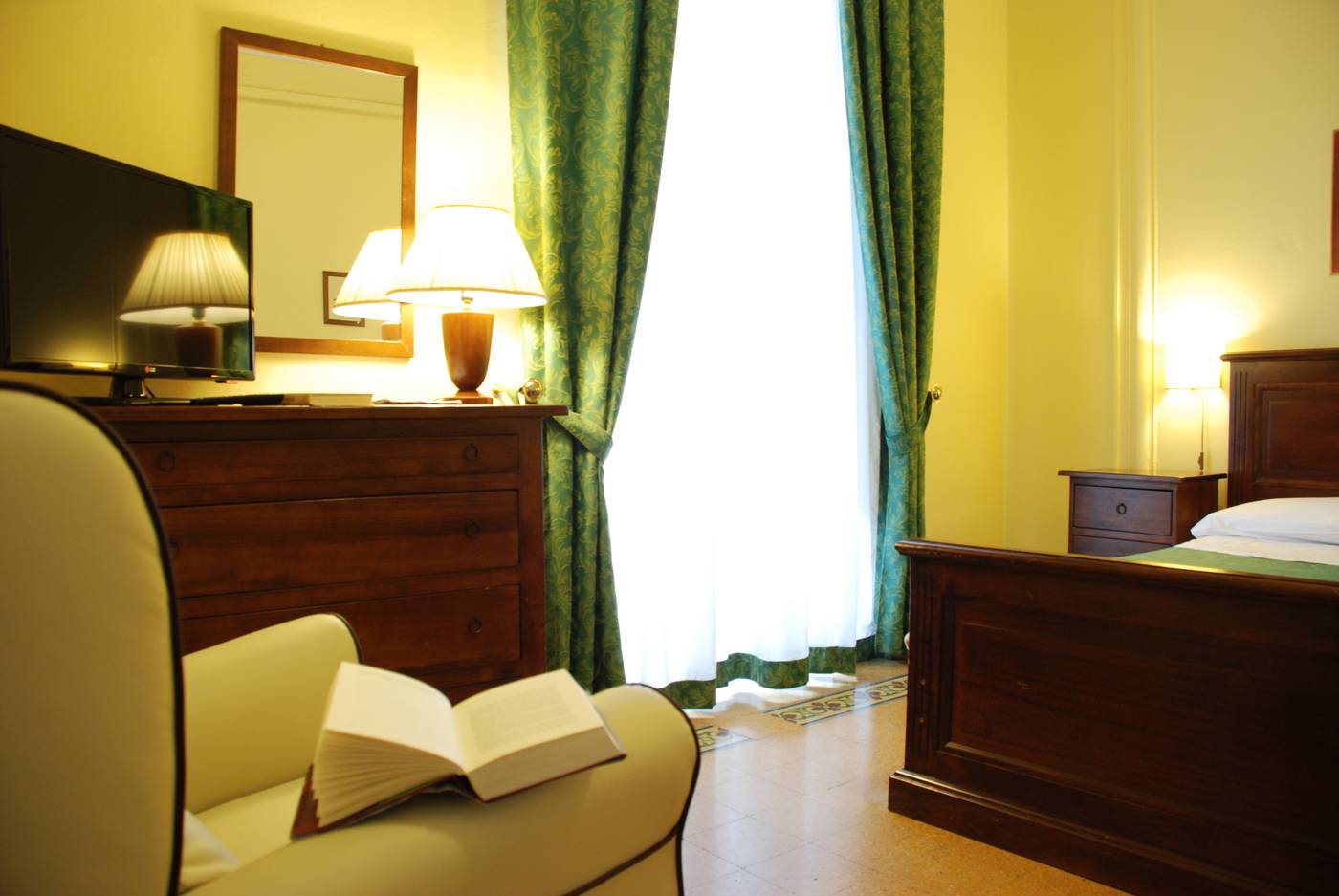 Hotel-Del-Centro-Room-9