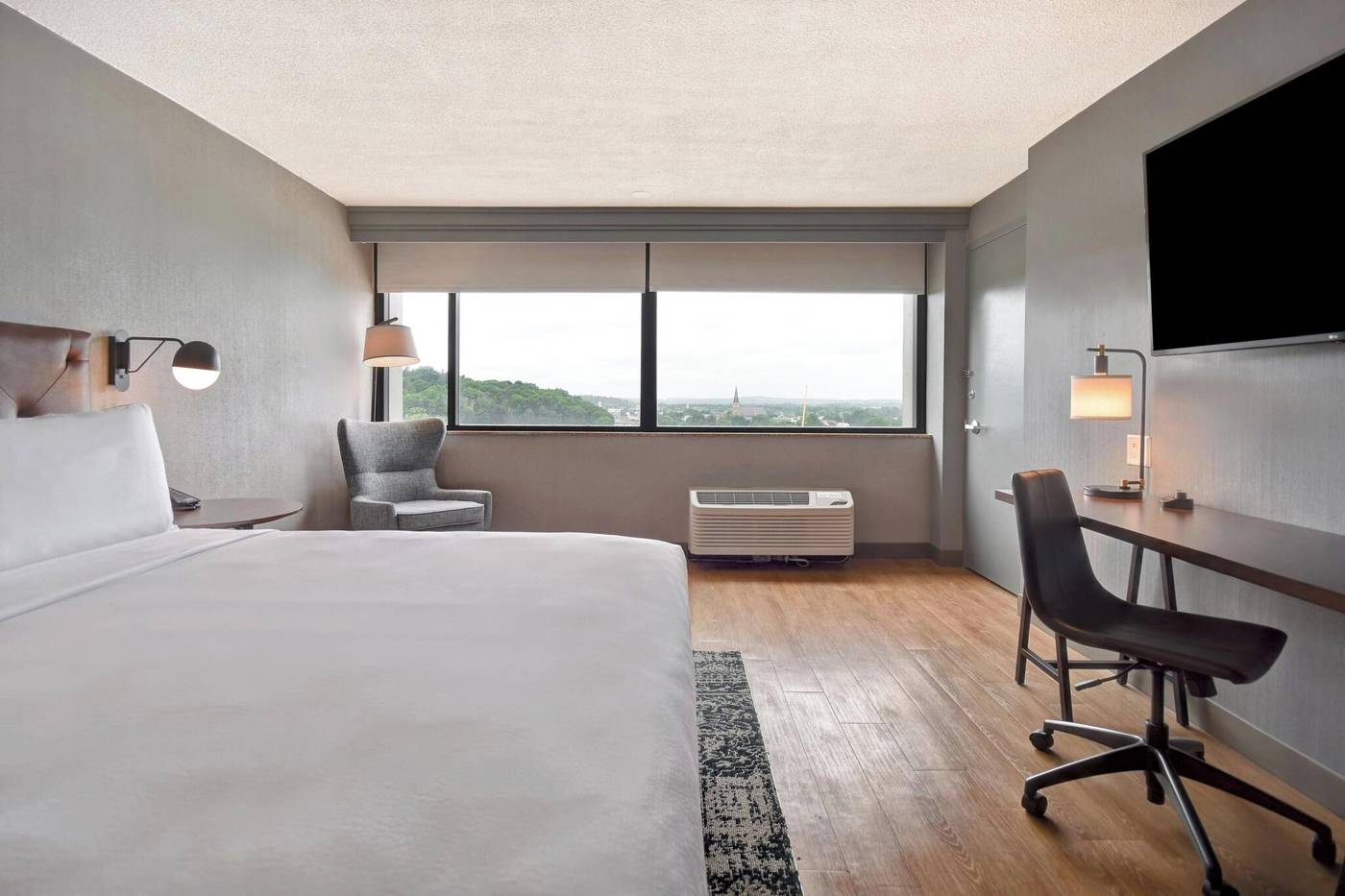 Crowne-Plaza-Boston-Newton-Hotel-Room-29