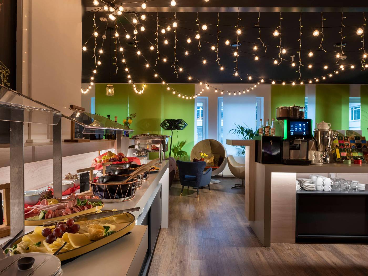 greet-Berlin-Alexanderplatz-Restaurant-13