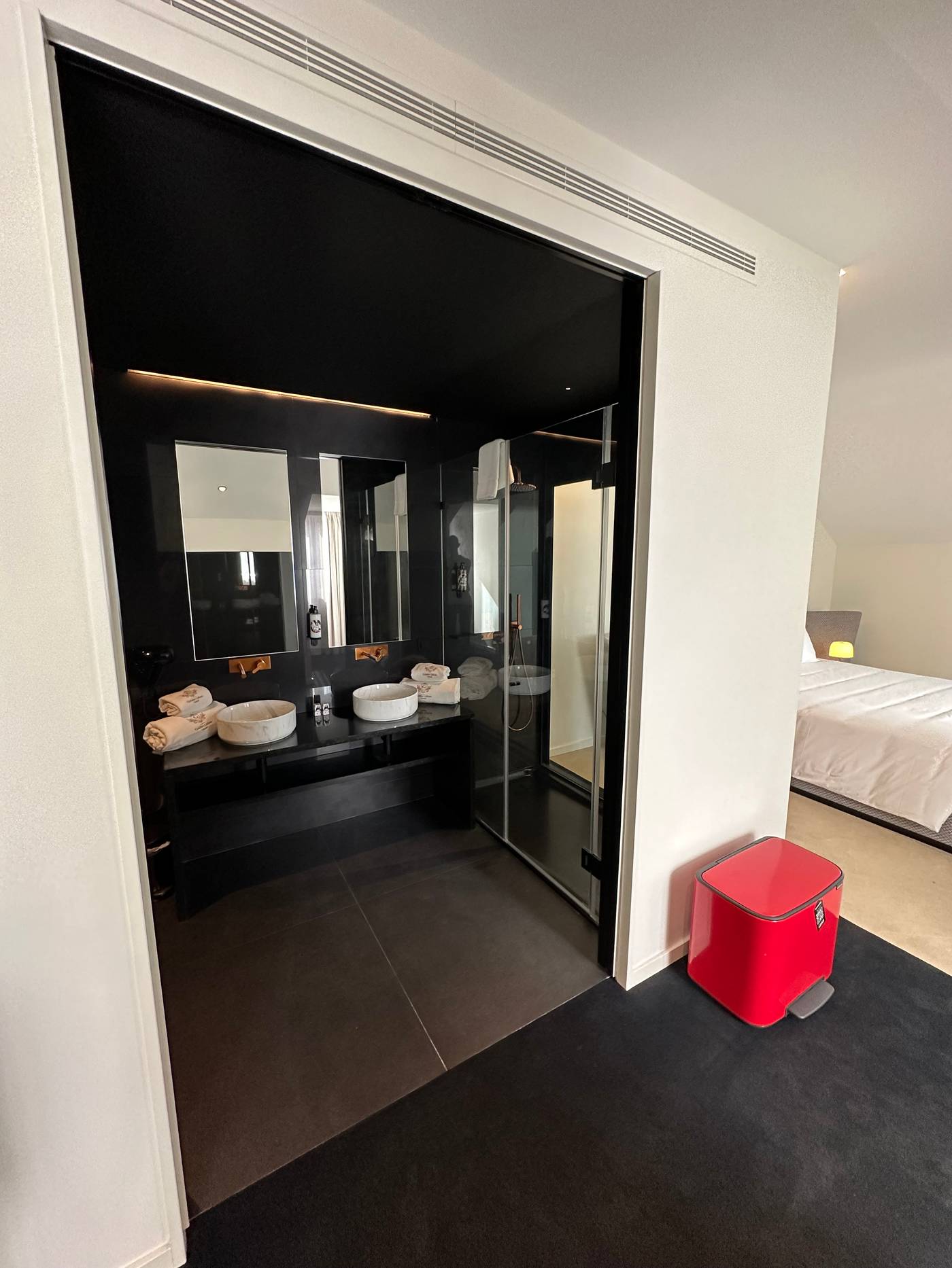 Golden-Lisbon-Hotel-Room-16
