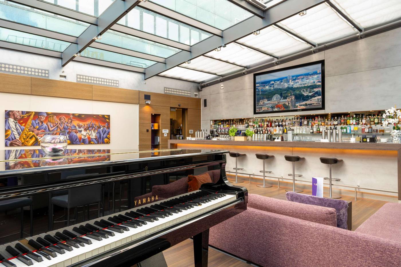 Park-Inn-by-Radisson-Berlin-Alexanderplatz-Restaurant-18