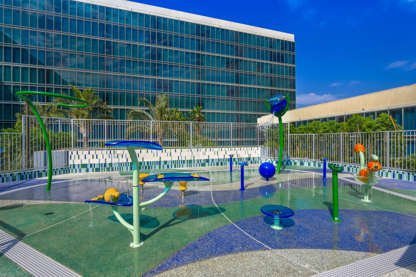 Hilton-Anaheim-Pool-82