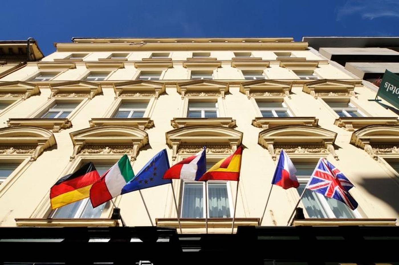 Praga-1-General-view-2