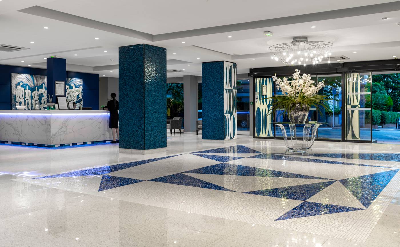 Juliana-Cannes-Lobby-47