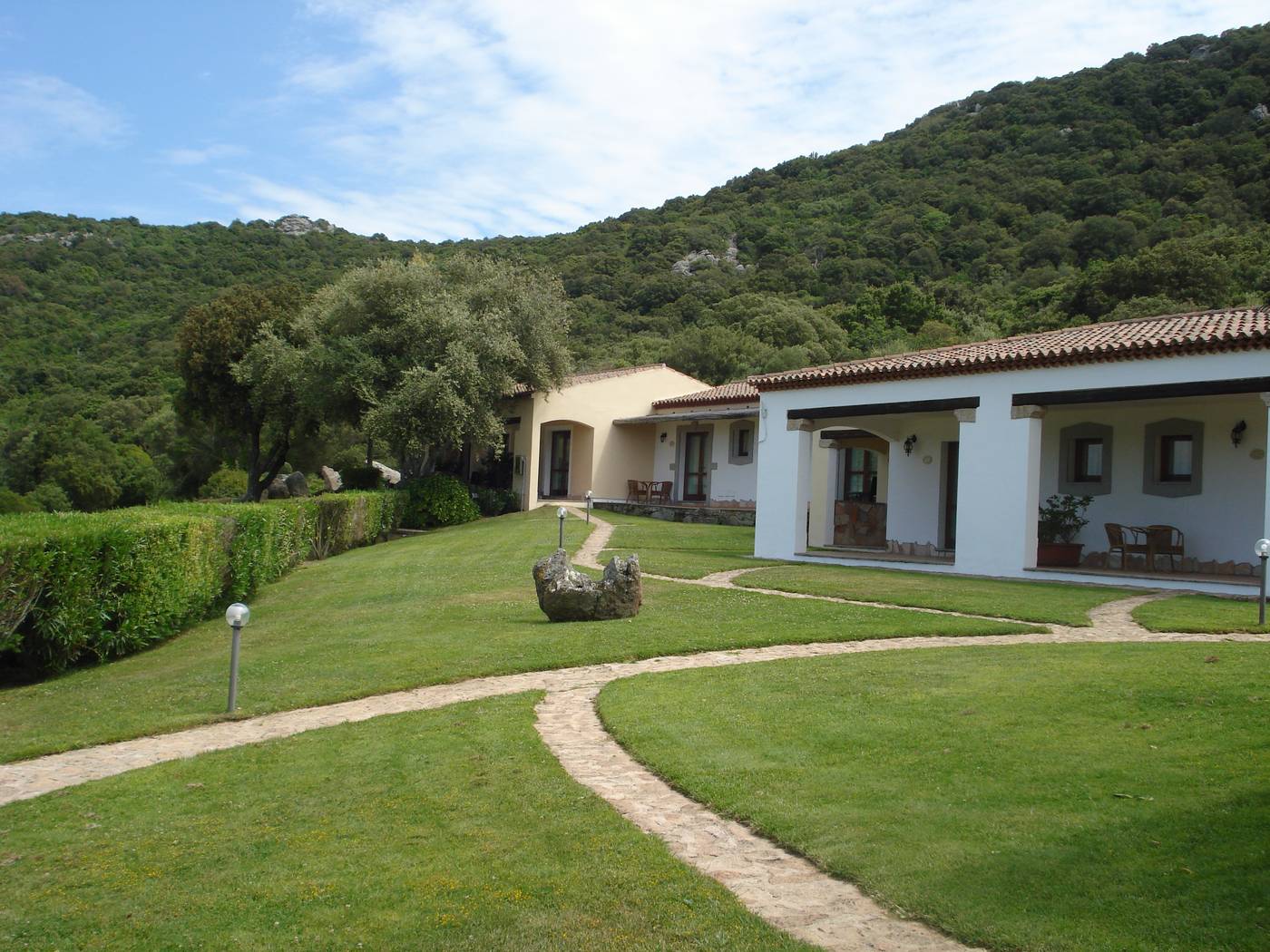 Hotel-Relais-Valkarana-Room-9