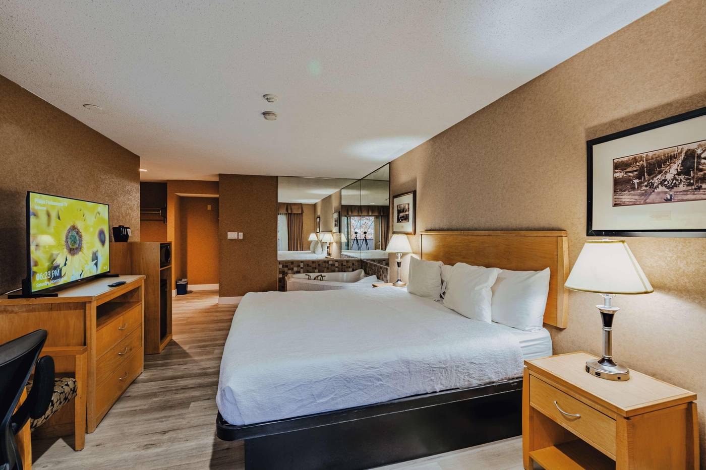 SureStay-Plus-Hotel-by-Best-Western-Coquitlam-Room-15