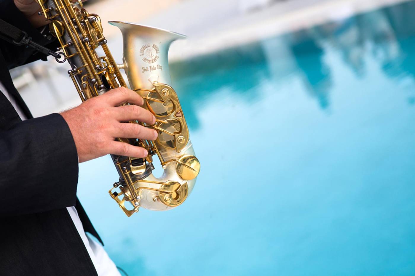 Sundance-Apartments---Suites-Pool-14