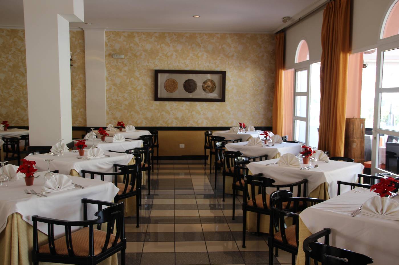 Marola-Park-Apartmentos-Restaurant-17