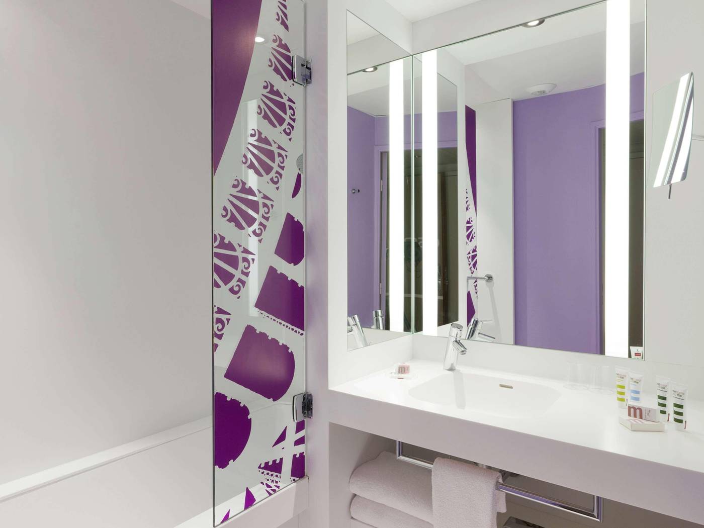 Mercure-Paris-Tour-Eiffel-Suffren-Room-40