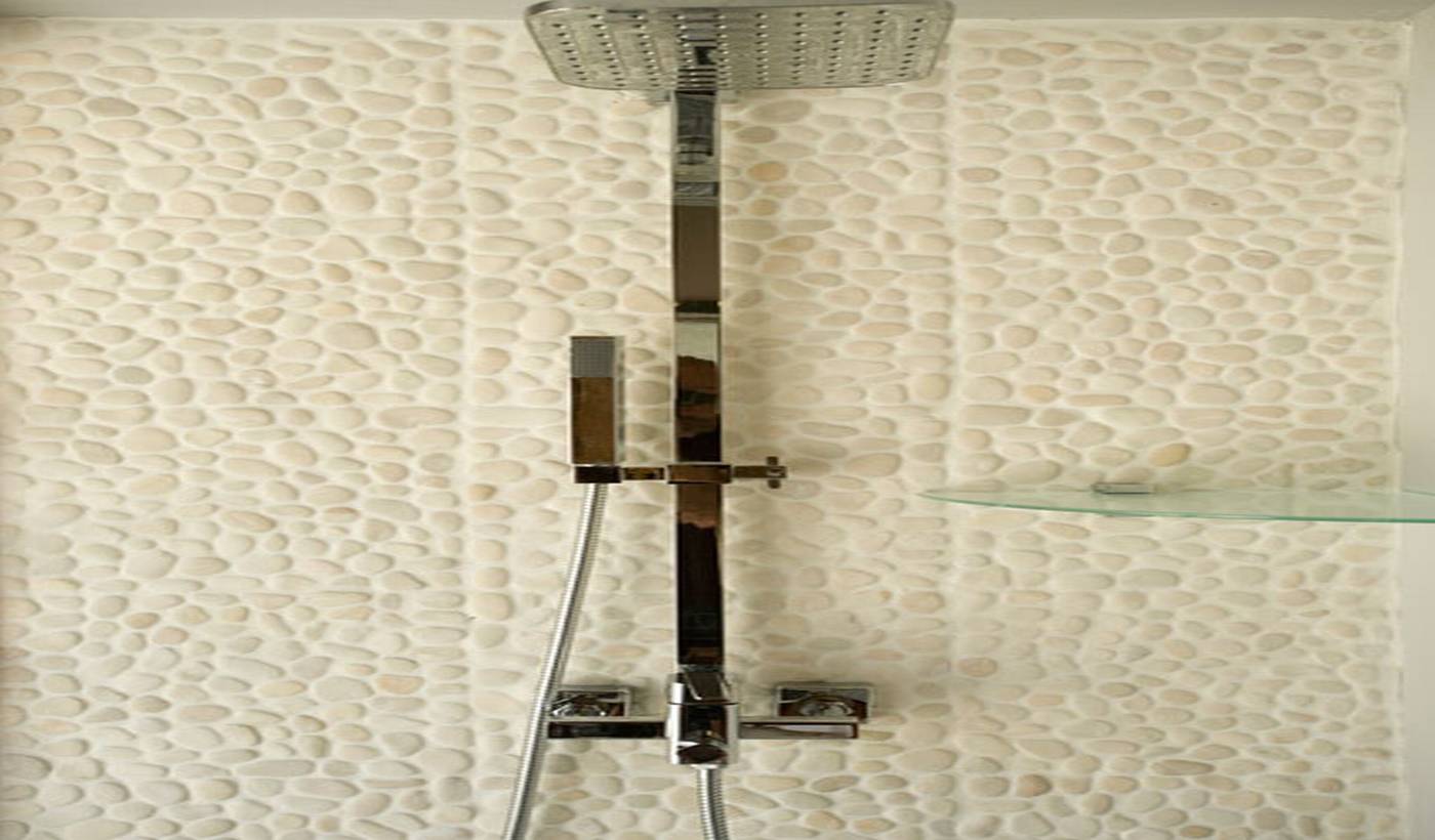 Hotel-100--Fun-Room-44