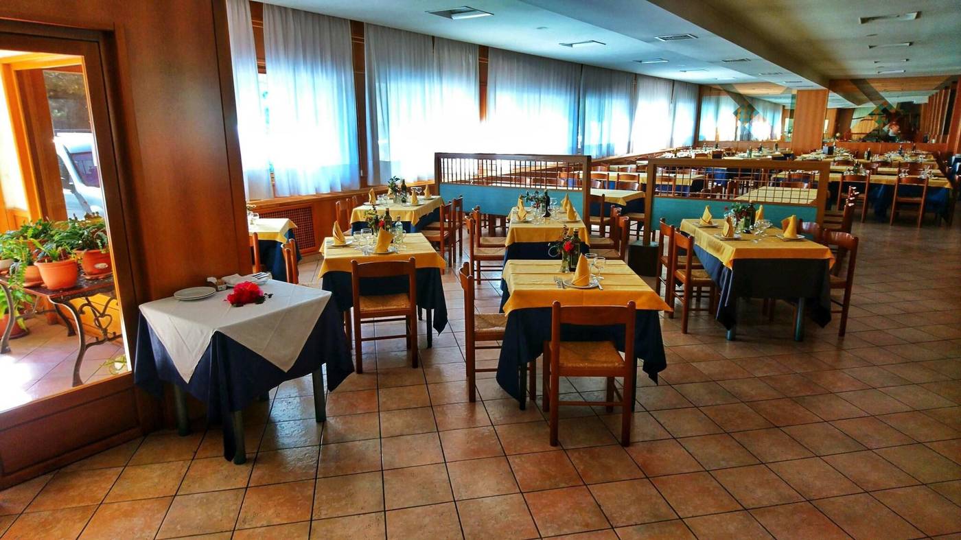 Holidays-Restaurant-13