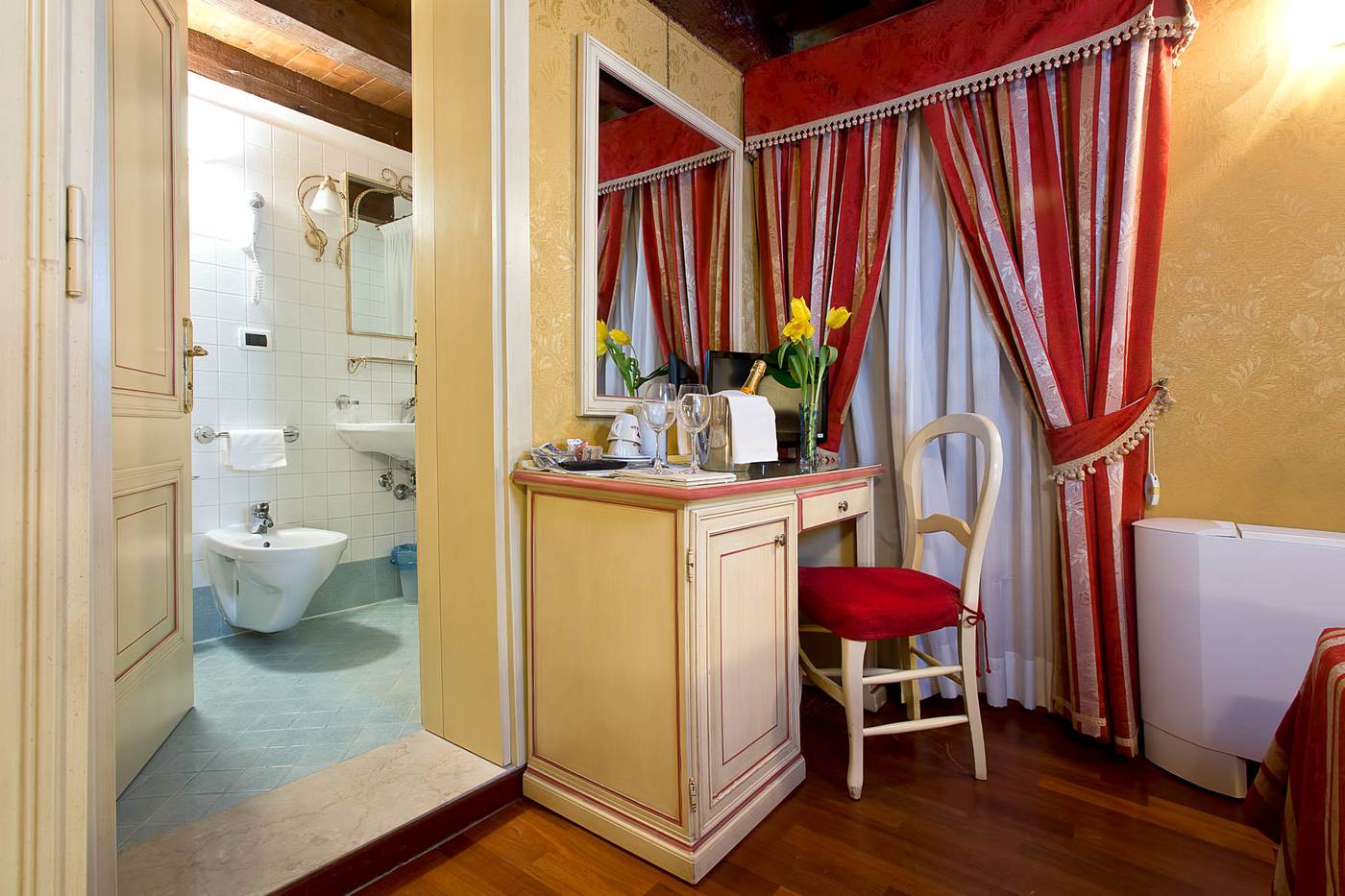 Ca--San-Polo-Room-14