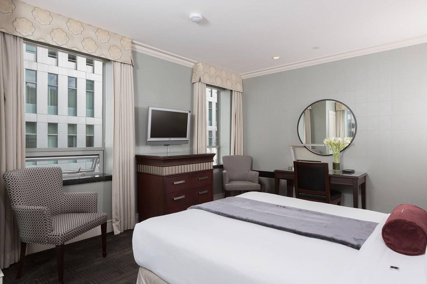 St--Regis-Hotel-Vancouver-Room-14