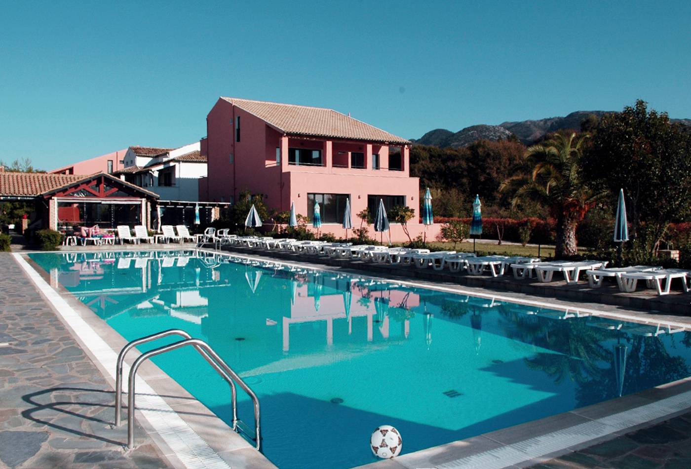 Nireas-Studios---Apartments-Pool-1