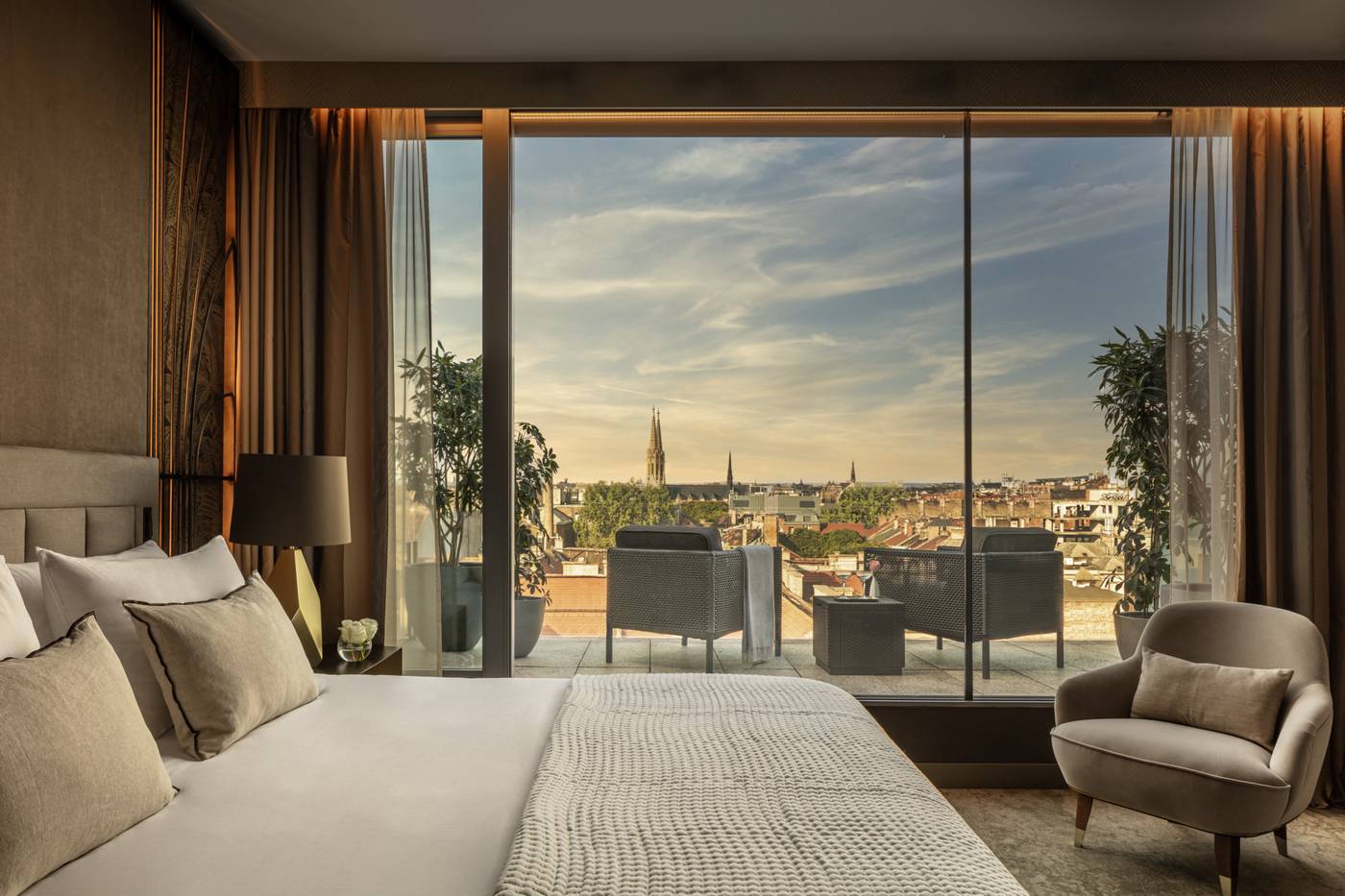 Anantara-New-York-Palace-Budapest-Room-40