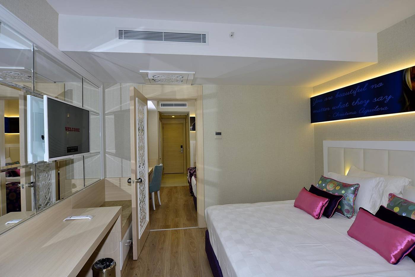 Azura-Deluxe-Resort---SPA-Hotel-Room-21