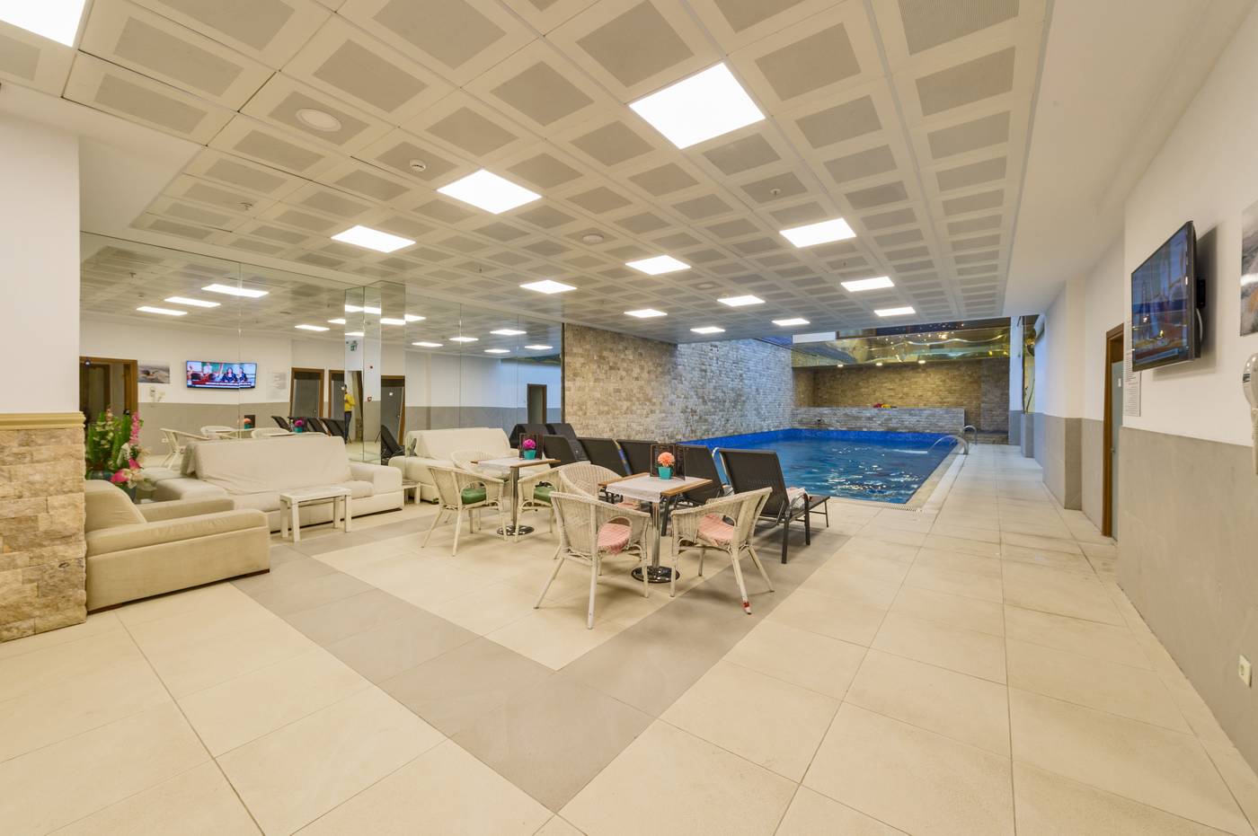 Harmony-Hotel-Pool-60