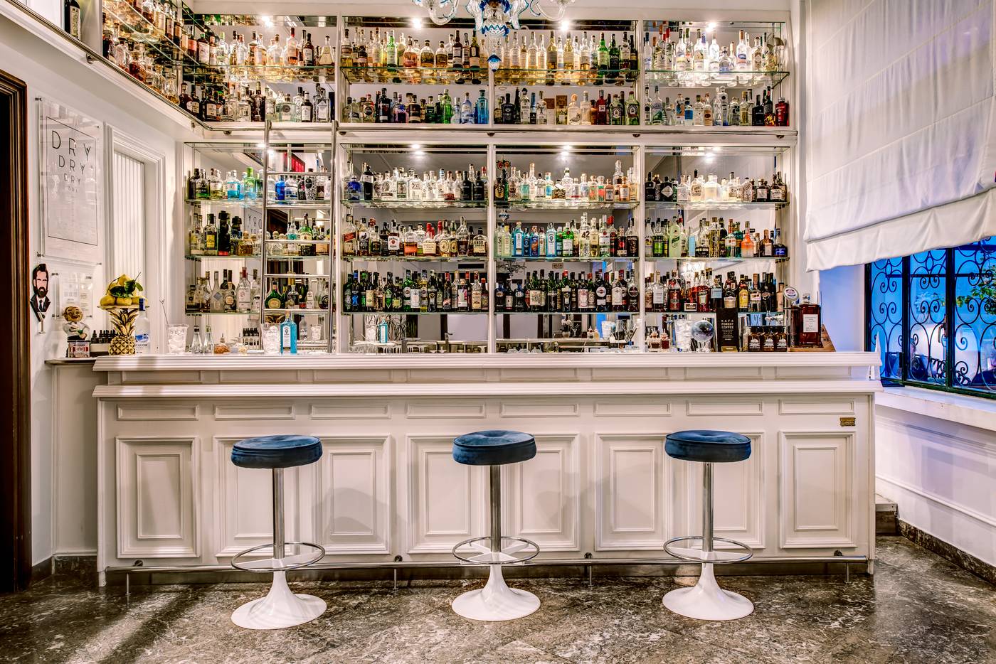 Majestic-Palace-Bar-57