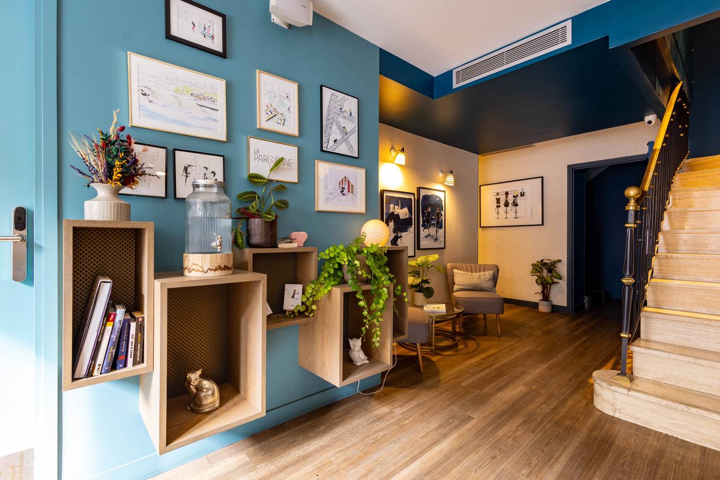 Hotel-La-Parizienne-Lobby-1