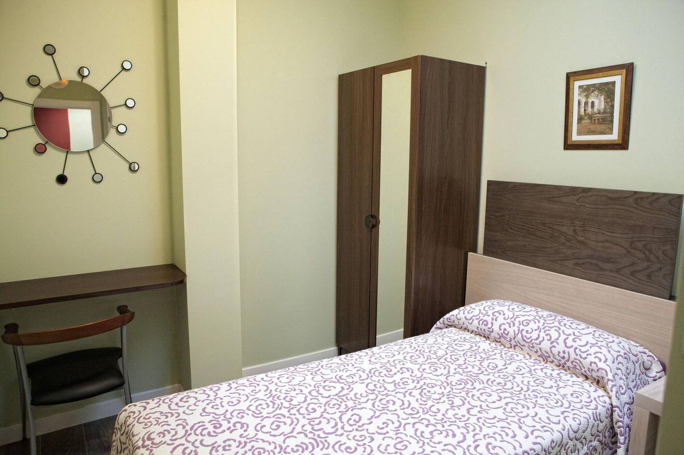 Pensión Jade-Spain-CASTRO URDIALES-Room-9