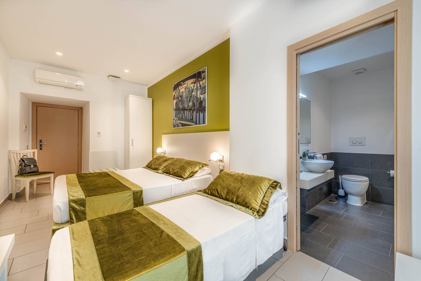 Trevi-Palace-Hotel-Room-6