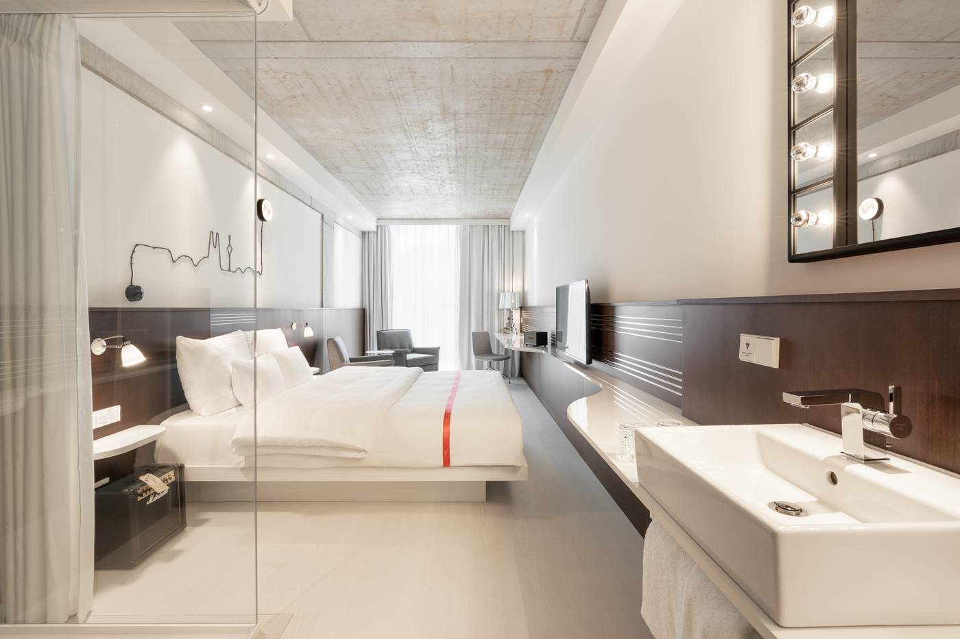 Ruby-Ella-Hotel---Bar-Room-14