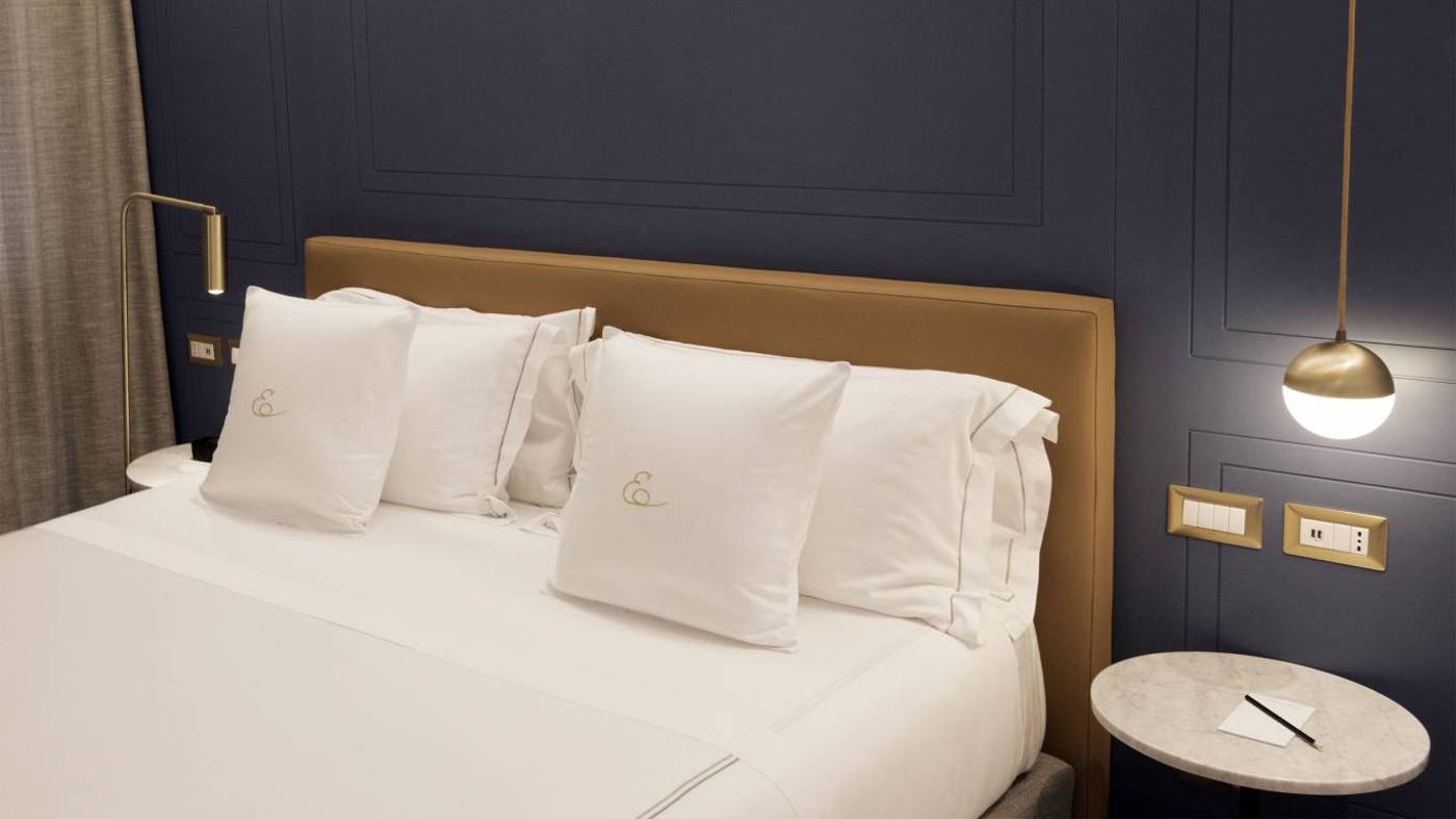 Elizabeth-Unique-Hotel-Room-23