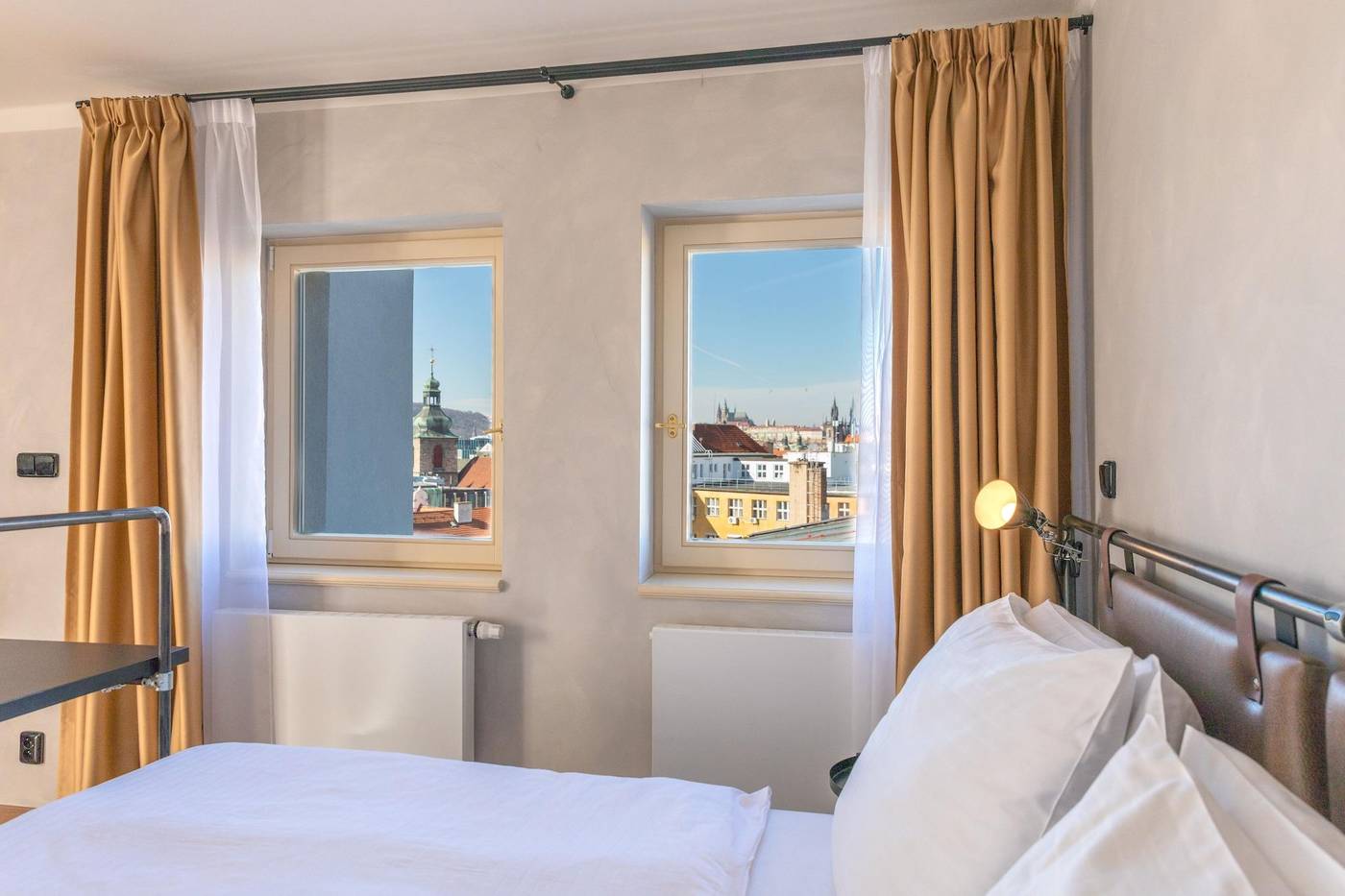 Miss-Sophie-s-Downtown-Room-63