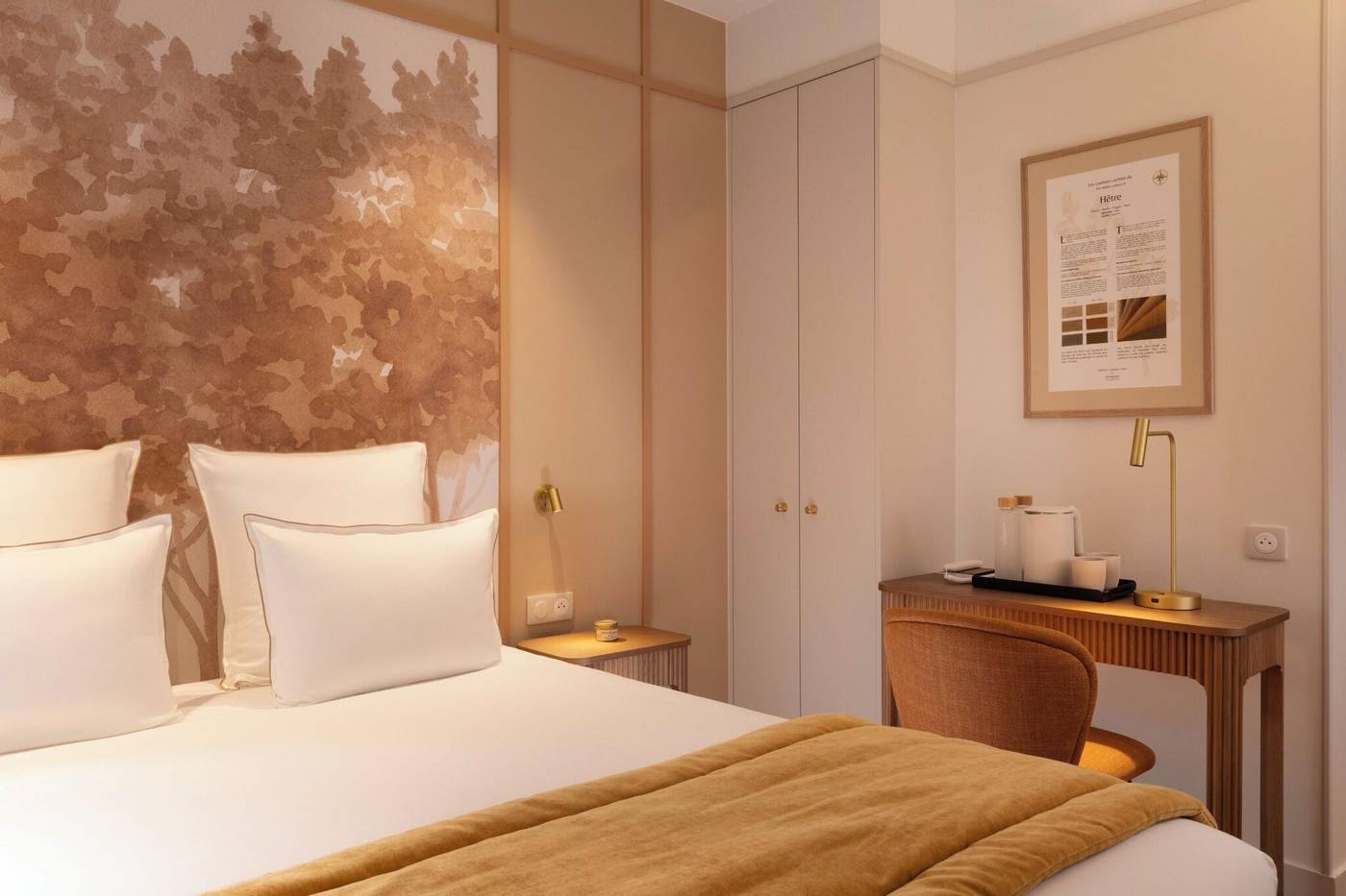 Hotel-Le-Cardinal-Room-14