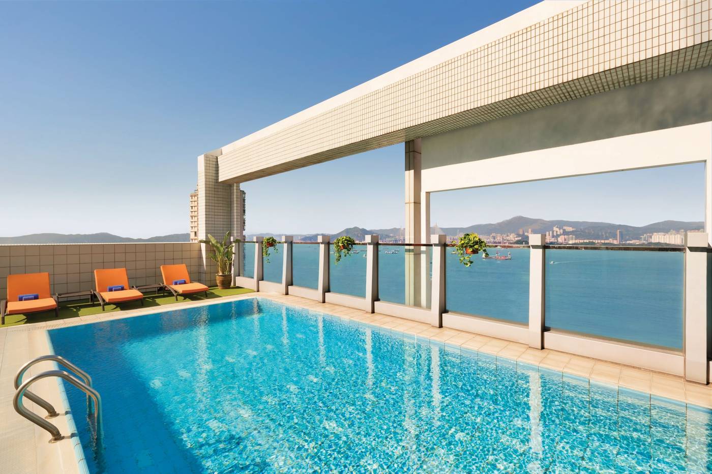 JEN-Hong-Kong-by-Shangri-La-Pool-1