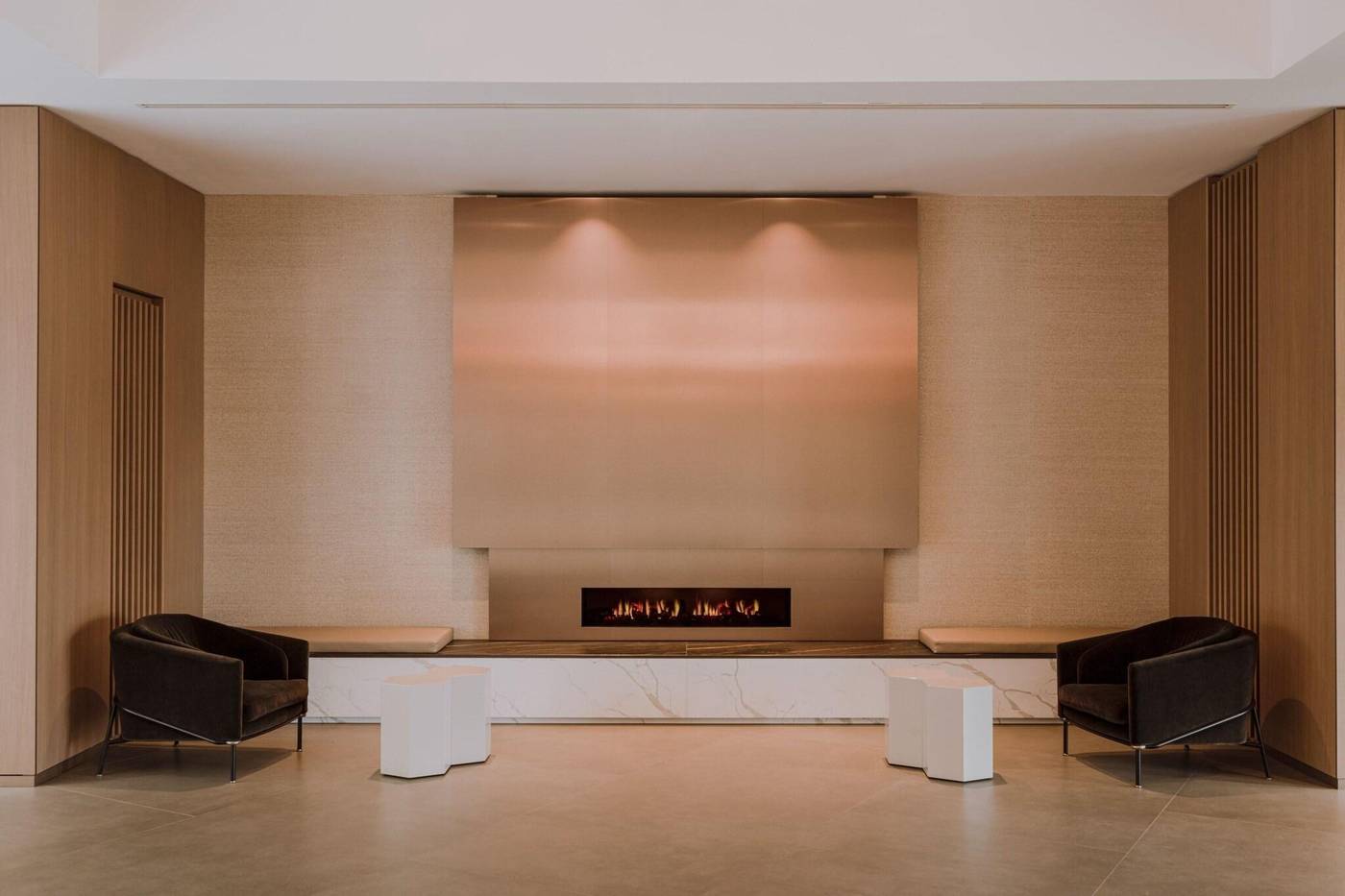 Sheraton-Grand-Krakow-Lobby-20