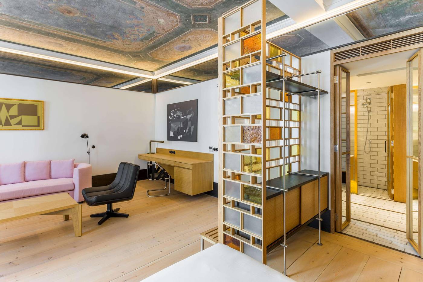 Room-Mate-Emir-Room-75