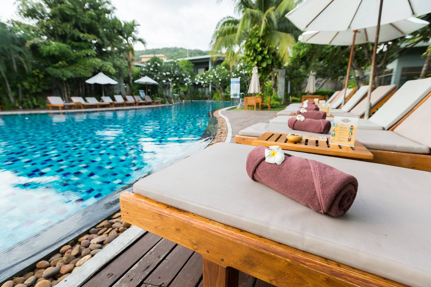 Metadee-Concept-Hotel-Pool-14