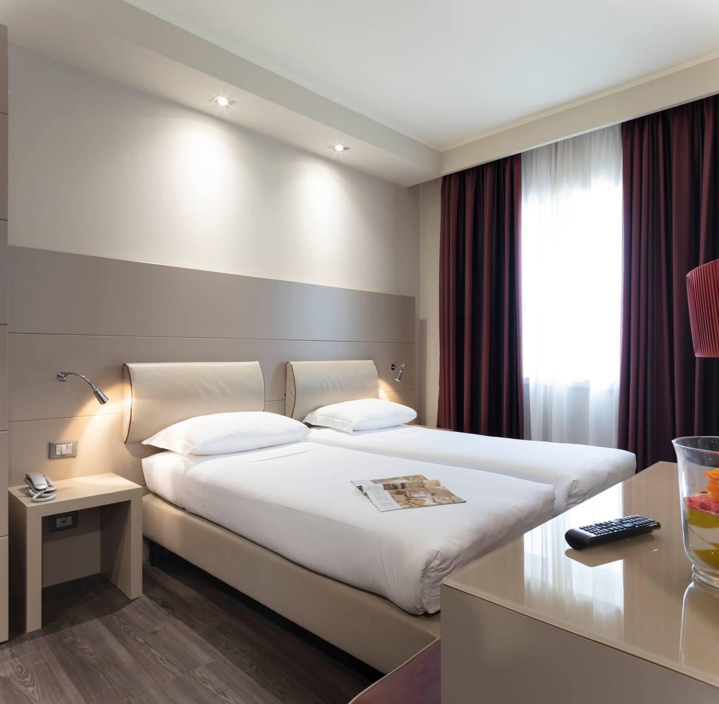 Smart-Hotel-Holiday-Room-15