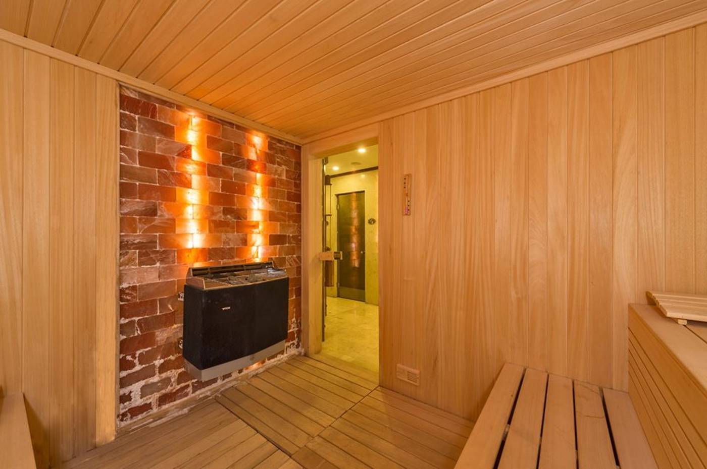 Darkmen-Hotel-Sports-and-Entertainment-48