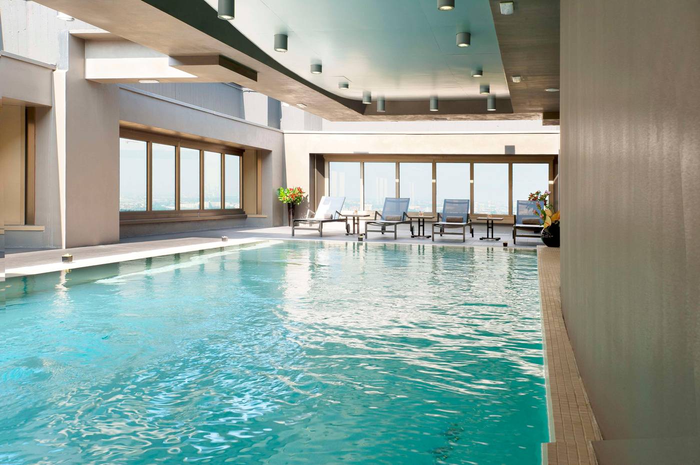 Best-Western-Plus-The-Hub-Hotel-Pool-35