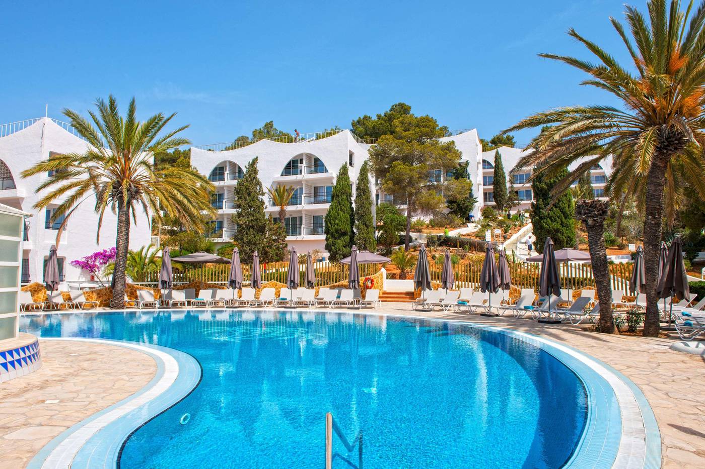 Marble-Hotel-Stella-Maris-Pool-4