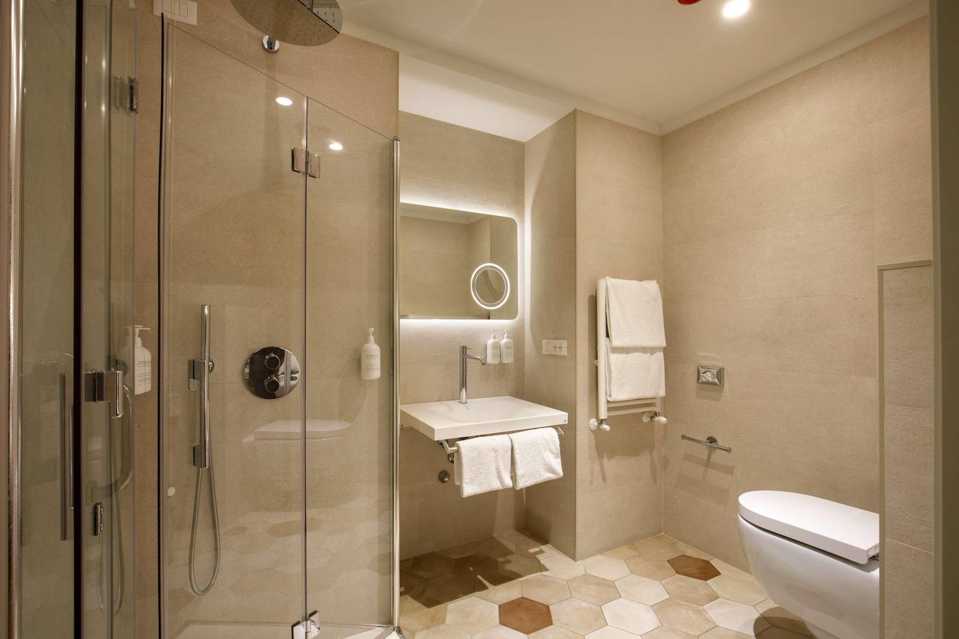 Cosmopolita-Hotel-Rome--Tapestry-Collection-by-Hil-Room-56