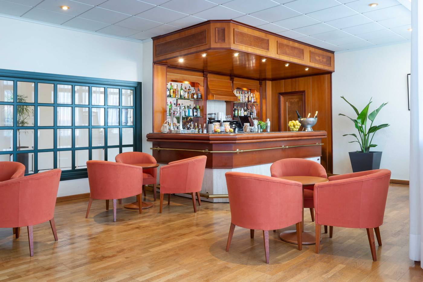 Valentin-Son-Bou-Bar-61