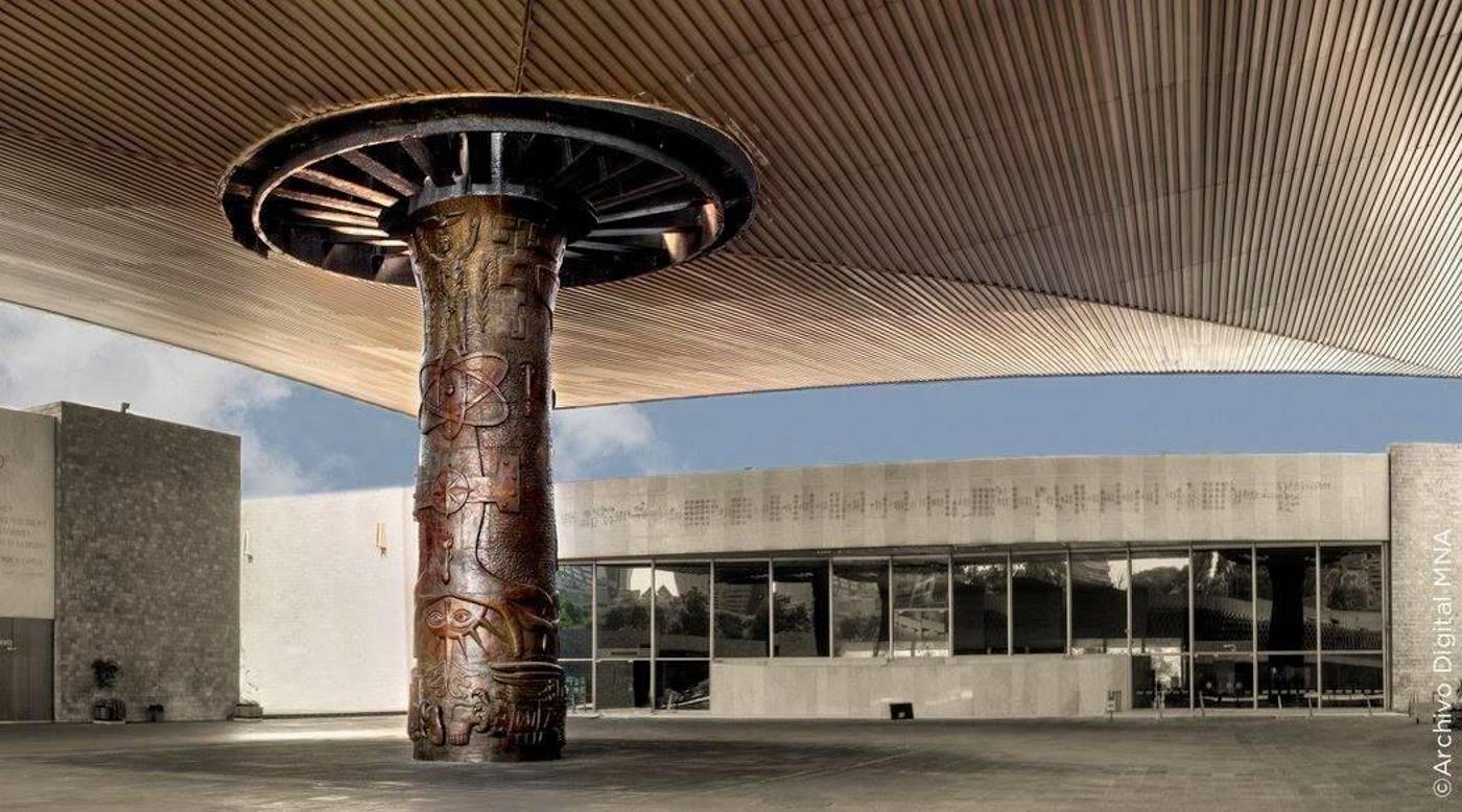 Pug Seal Anatole France-Mexico-MEXICO CITY-General view-6