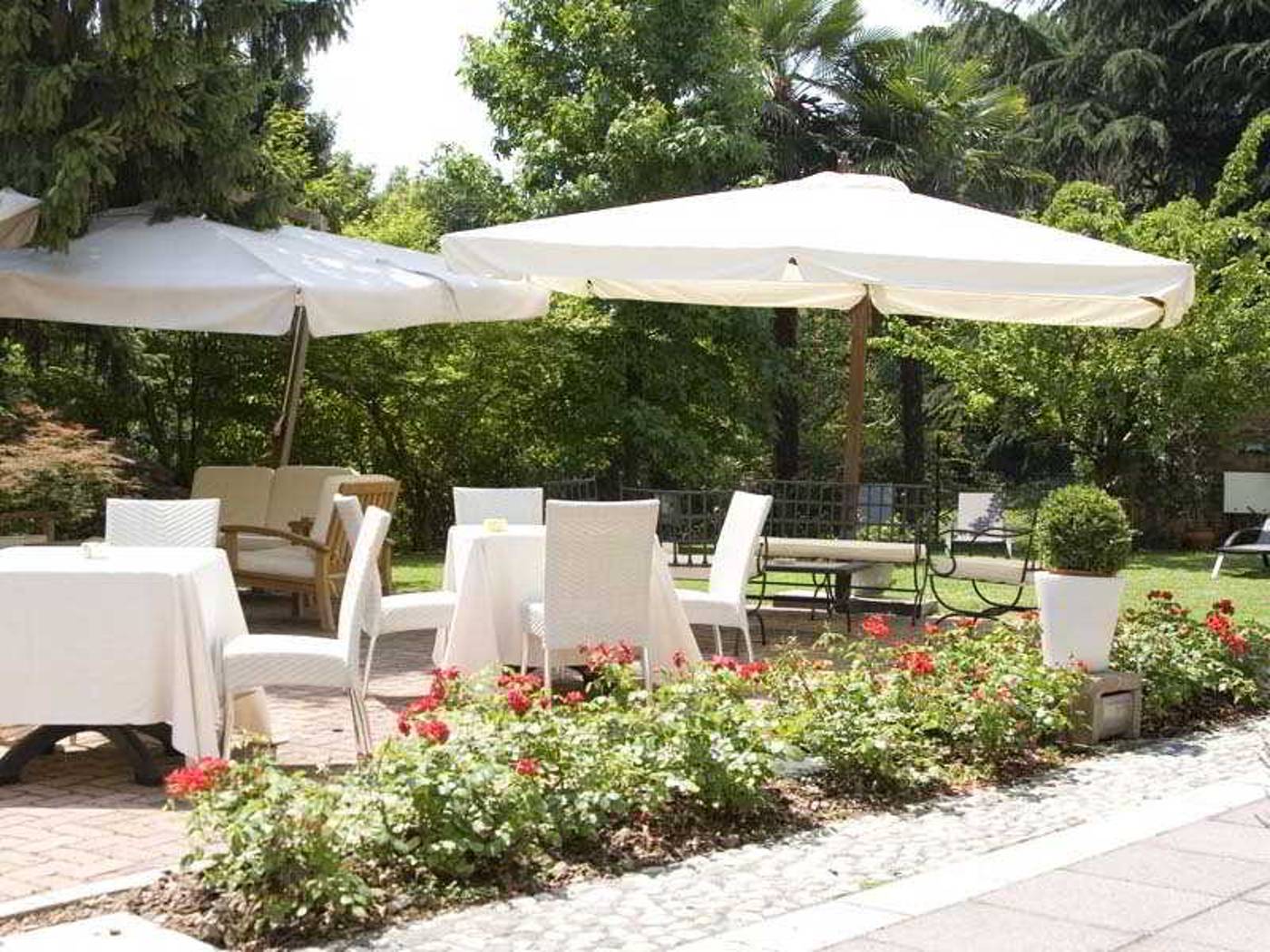 Ai-Pini-Park-Hotel-Terrace-9