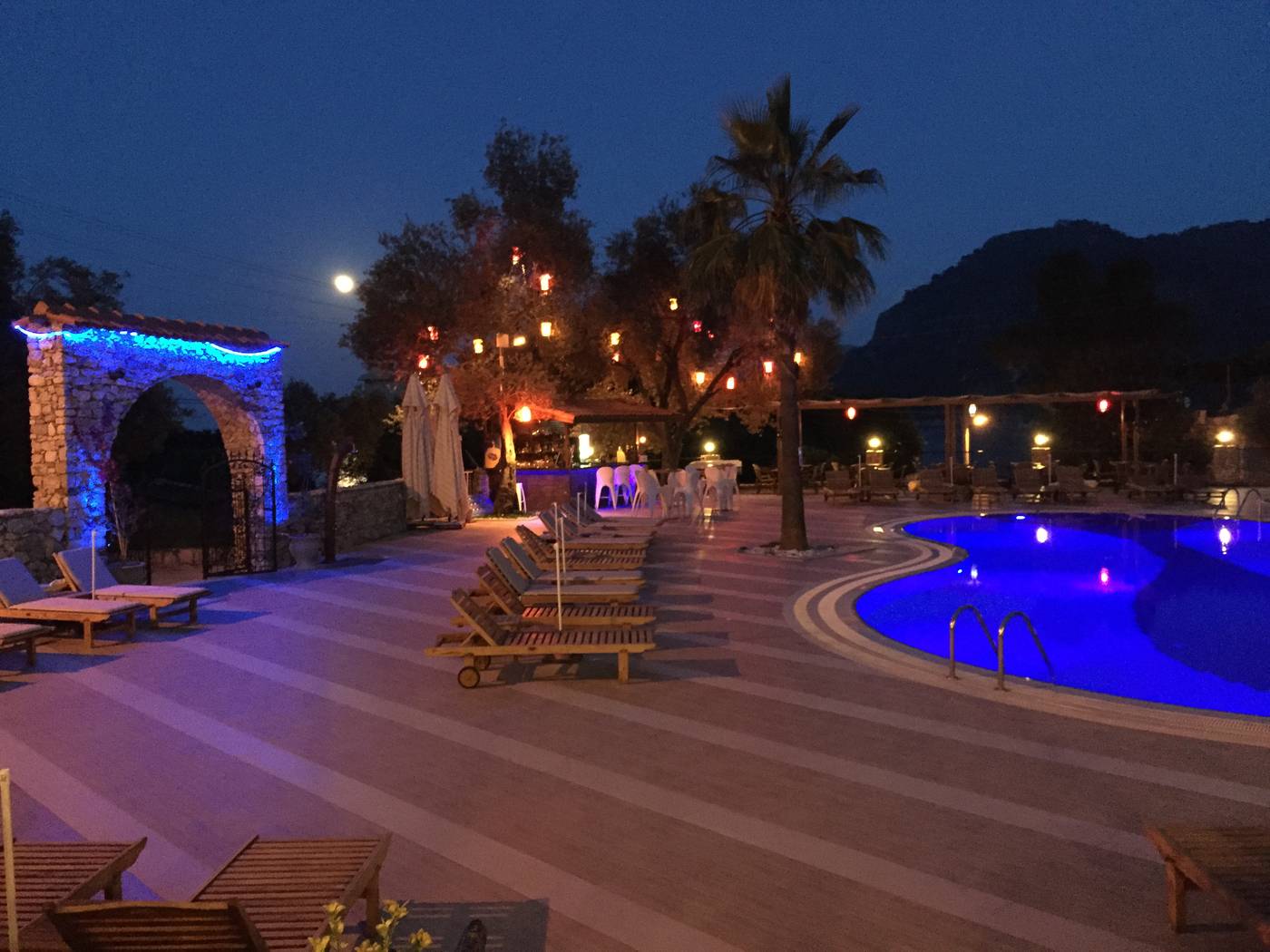 Meril-Hotel-General-view-24