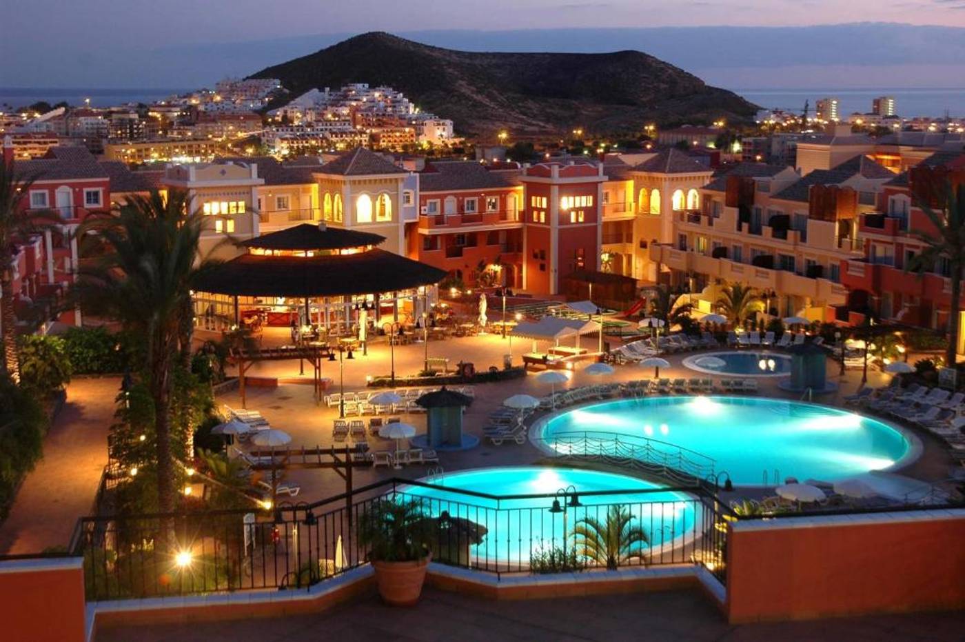 Granada-Park-Pool-21