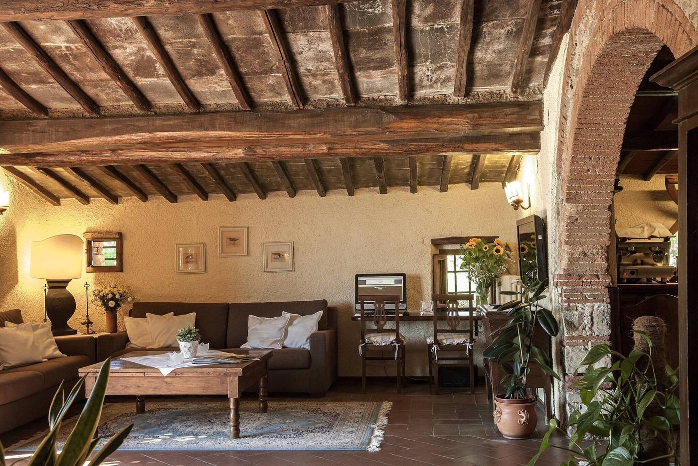 Colle-Etrusco-Salivolpi-Lobby-14