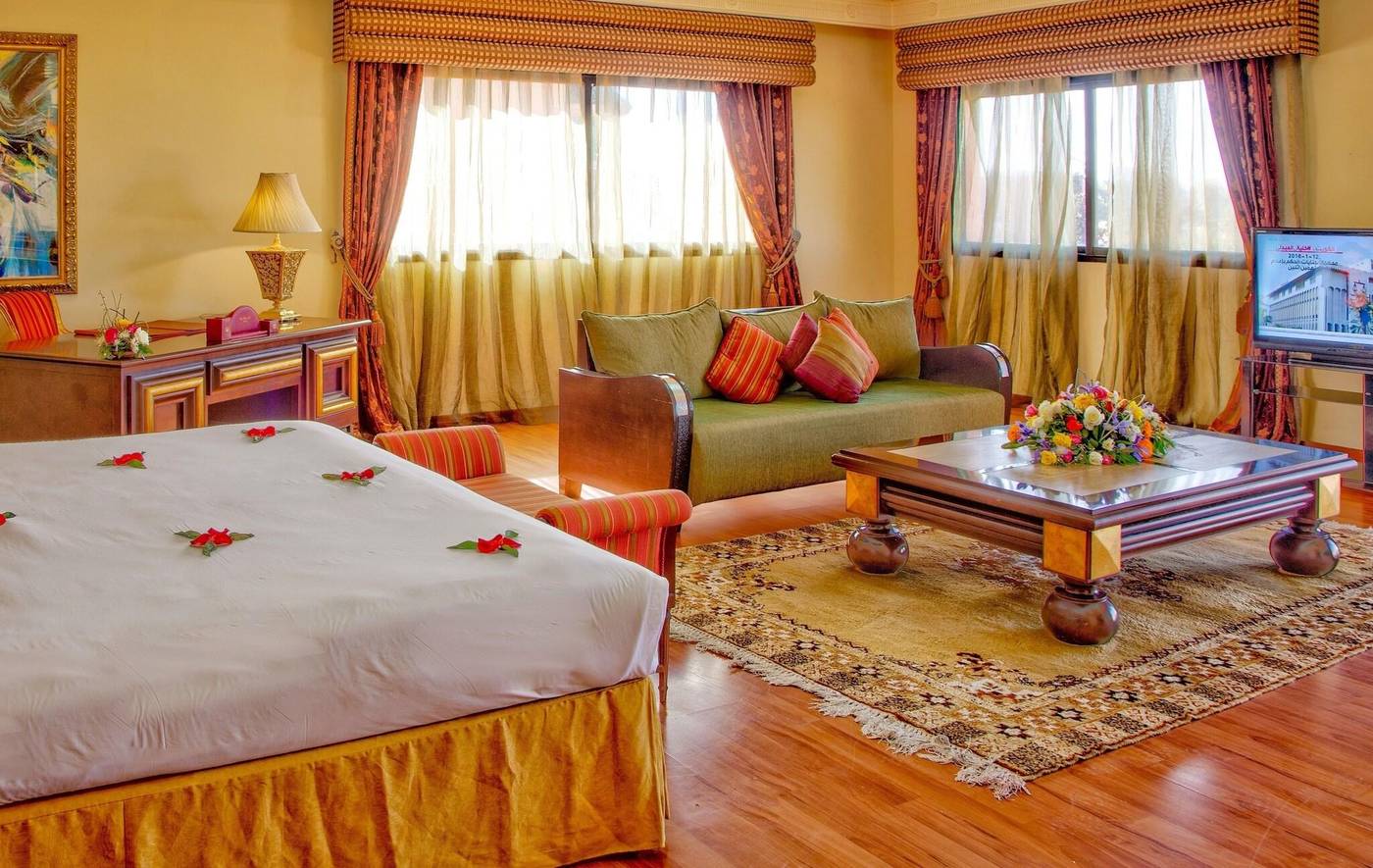 Royal-Mirage-Deluxe-Room-9