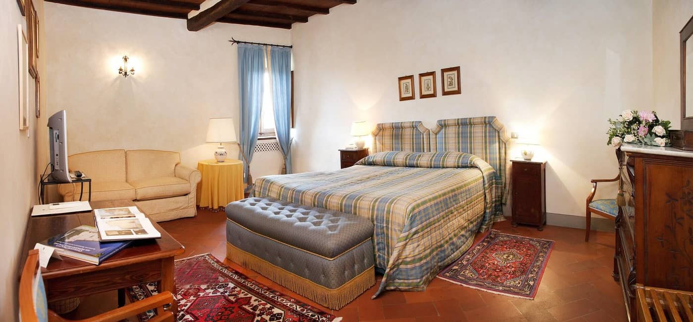 Castello-Di-Spaltenna-Room-10