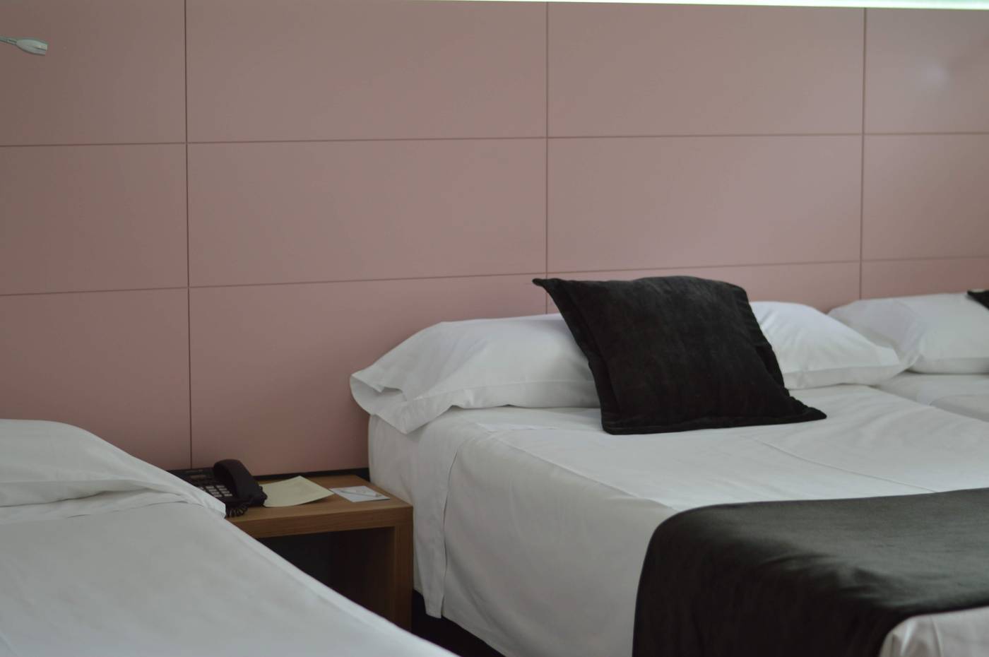 Weare-Chamartin-Room-43